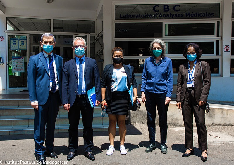 L’Institut Pasteur de Madagascar reçoit  une Délégation de de l’Agence Française de Développement à Madagascar dirigée par  Mr Yves GUICQUERO