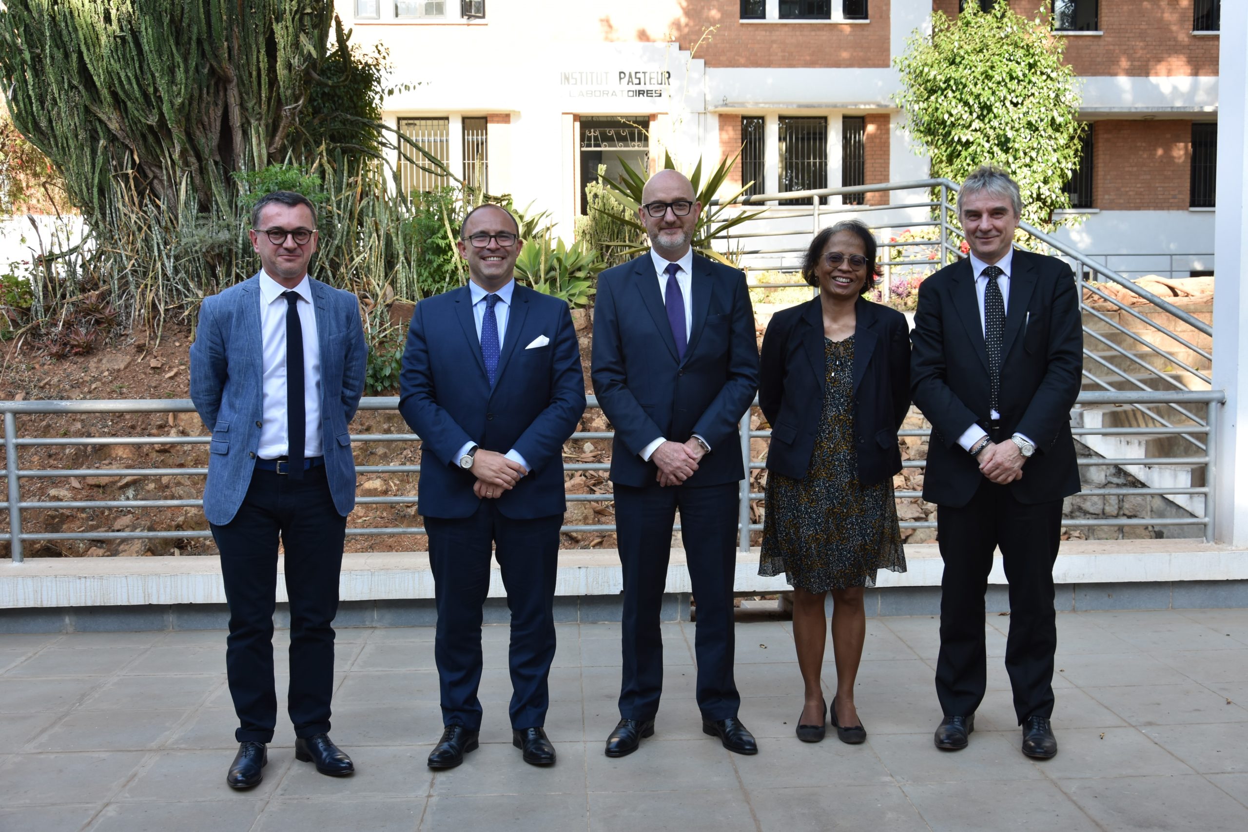 ￼Visite de son Excellence Monsieur Arnaud Guillois, Ambassadeur de France à Madagascar à l’Institut Pasteur de Madagascar￼