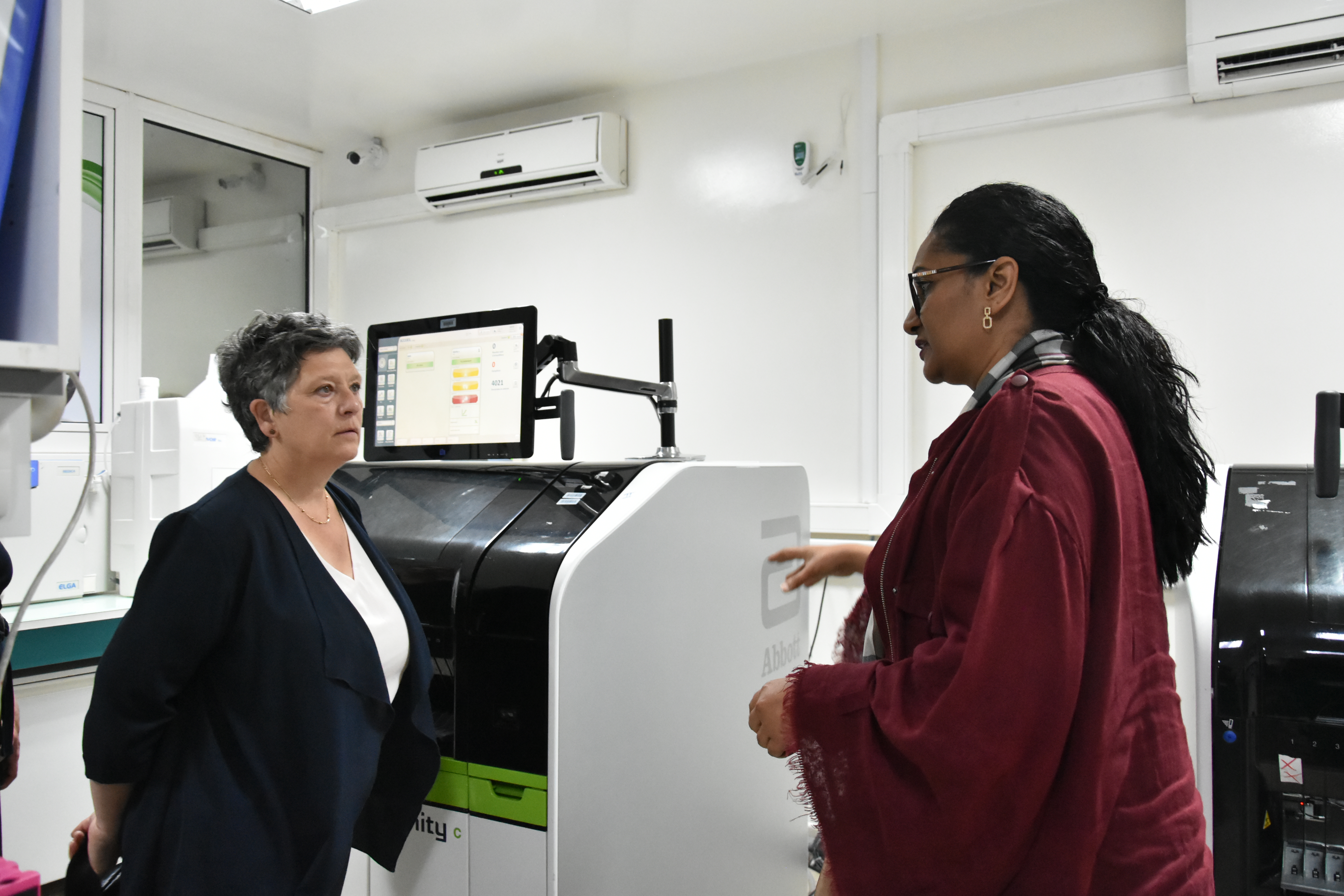 Visite de Madame Valérie VERDIER, Présidente Directrice Générale de l’Institut de recherche pour le développement (IRD) à l’Institut Pasteur de Madagascar