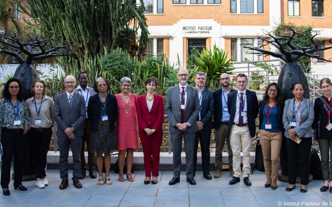 Visite de Madame Elisabeth Claverie de Saint Martin, Présidente-Directrice Générale du Centre de coopération Internationale en Recherche Agronomique pour le Développement (CIRAD) à l’Institut Pasteur de Madagascar